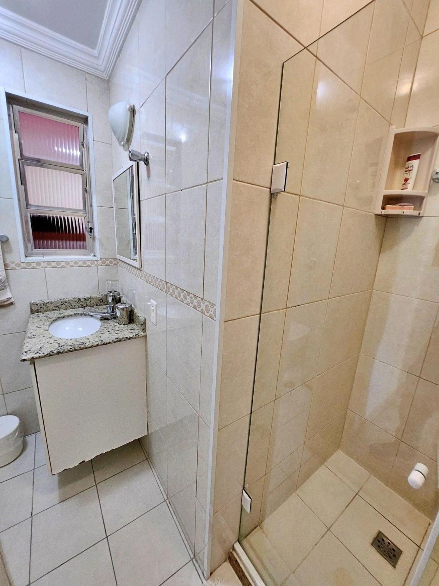 Aconchegante Apto 01 Dorm C/Sacada, Ar-Cond, Wi-Fi, Lado Praia Guaruja Luaran gambar